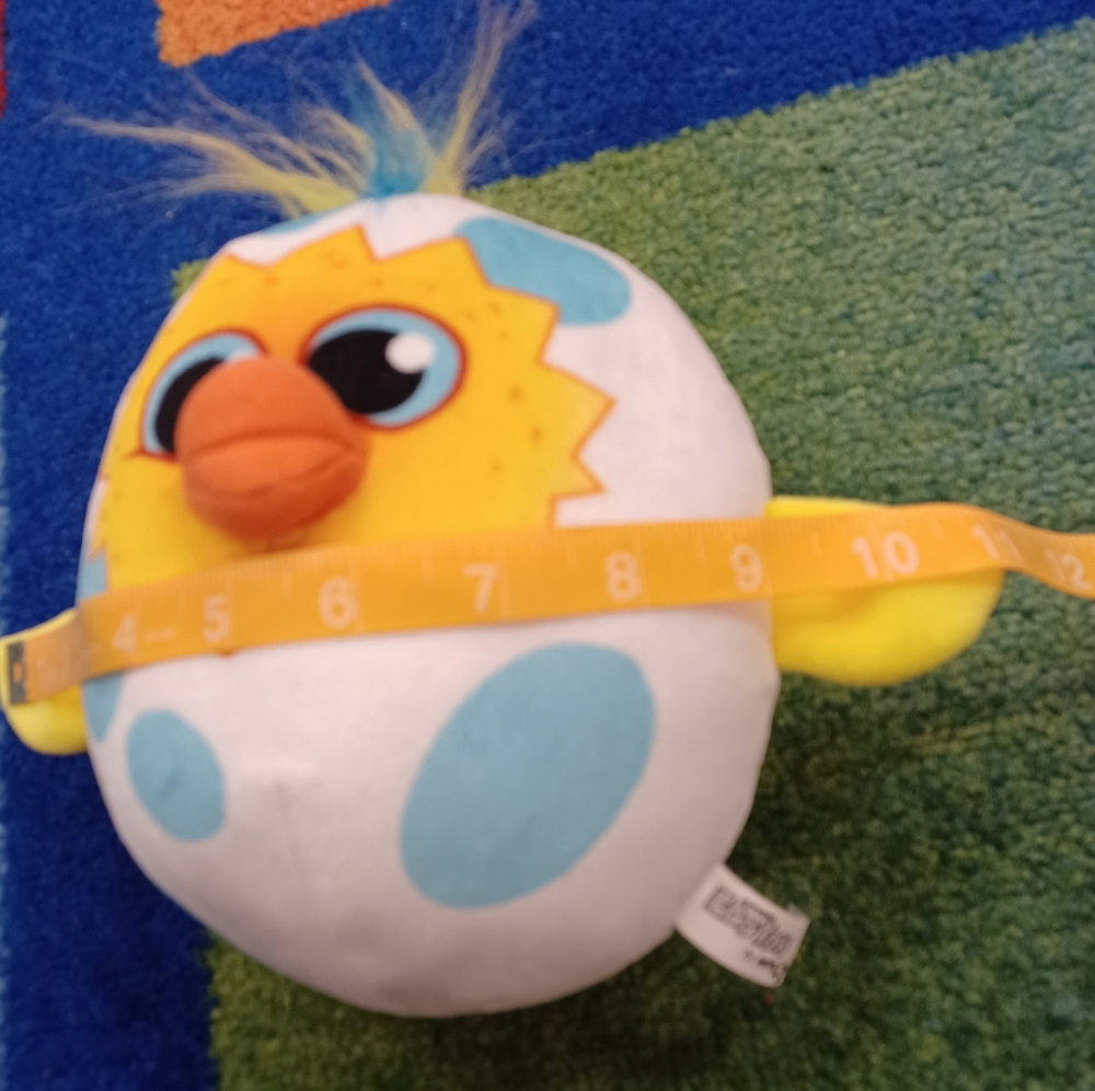 โMove Play Extreme Egg Toss Plush egg chicken - Picture 12 of 15